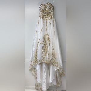 NWOT Size 6, white and gold,Strapless Ballgown